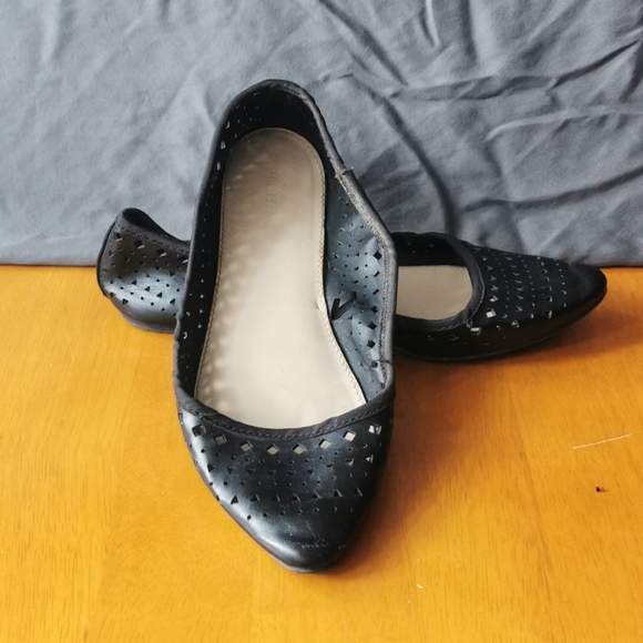 Flats - Picture 2 of 3